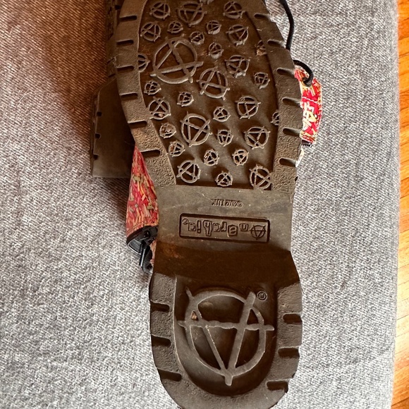 Adorable Sprinkle combat boots! - Picture 3 of 4